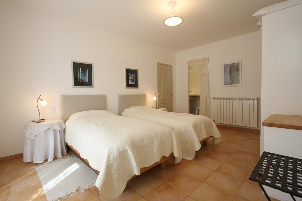 Saint-Rémy-de-Provence Mas Des Tourterelles B&B 객실 사진