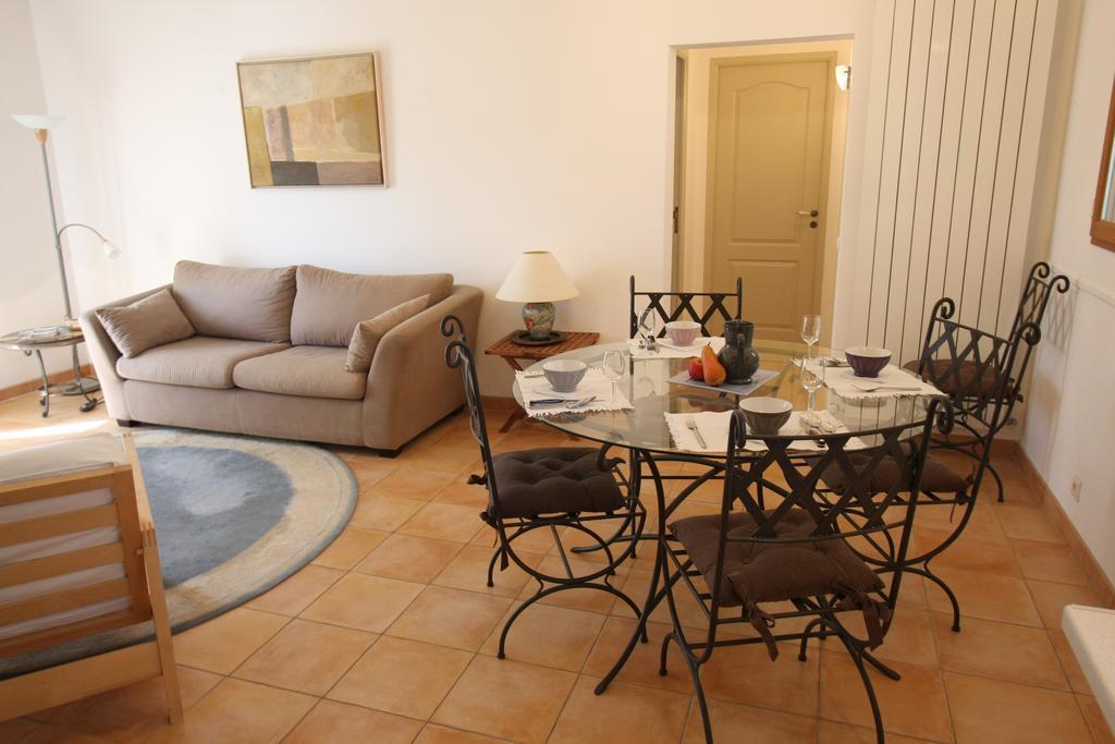 Saint-Rémy-de-Provence Mas Des Tourterelles B&B 객실 사진