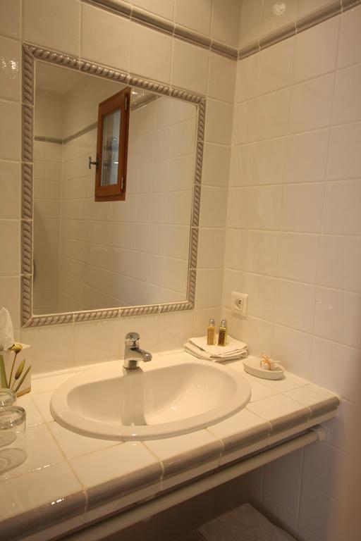Saint-Rémy-de-Provence Mas Des Tourterelles B&B 객실 사진